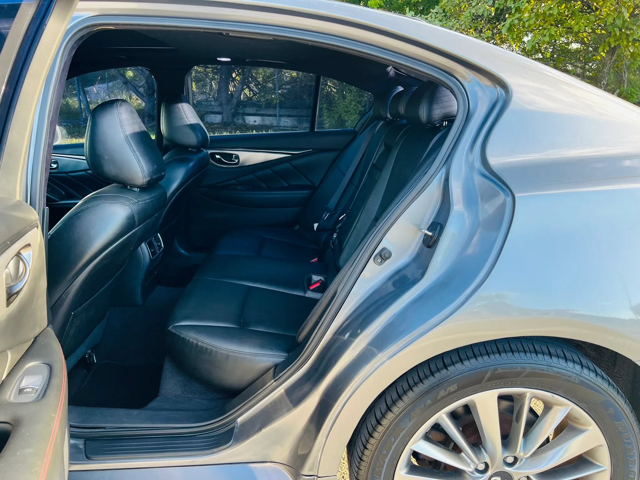 Used 2018 INFINITI Q50 Luxe w/ Essential Package (3.0T Luxe) AWD/4WD image 12