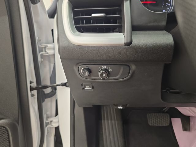 Used 2024 GMC Terrain SLE FWD image 30