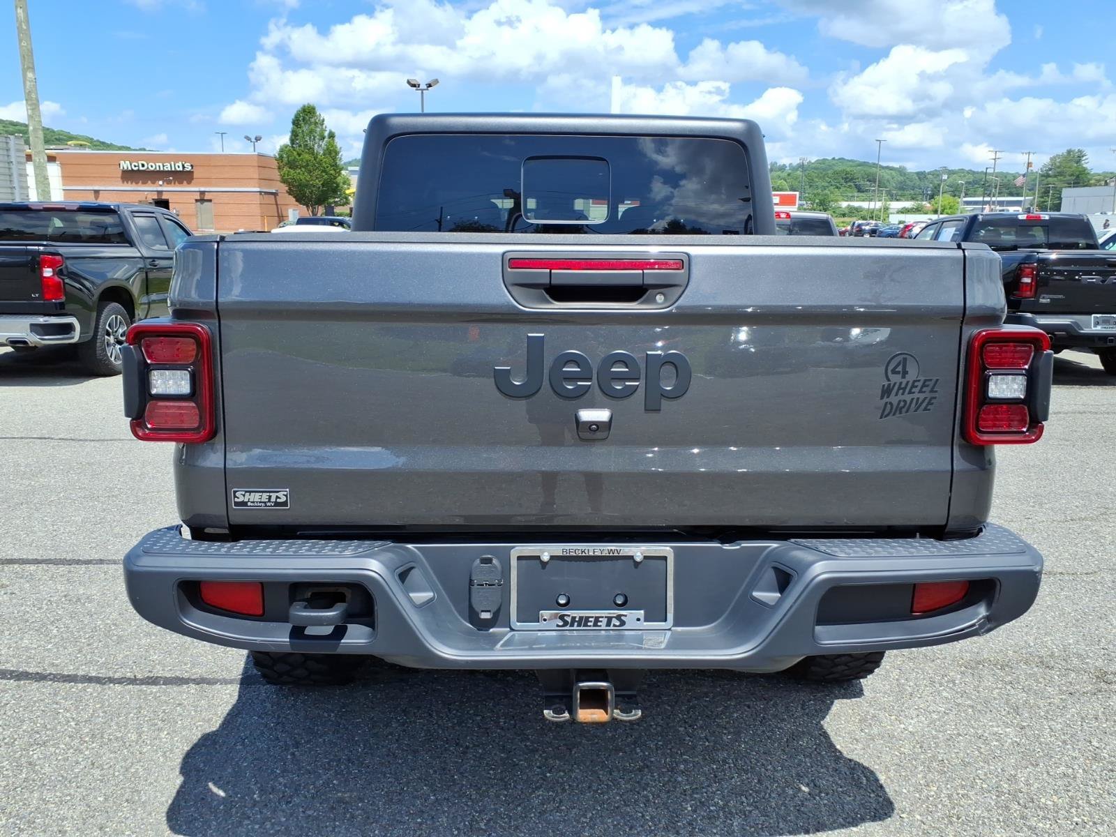 Used 2024 Jeep Gladiator Sport AWD/4WD image 6