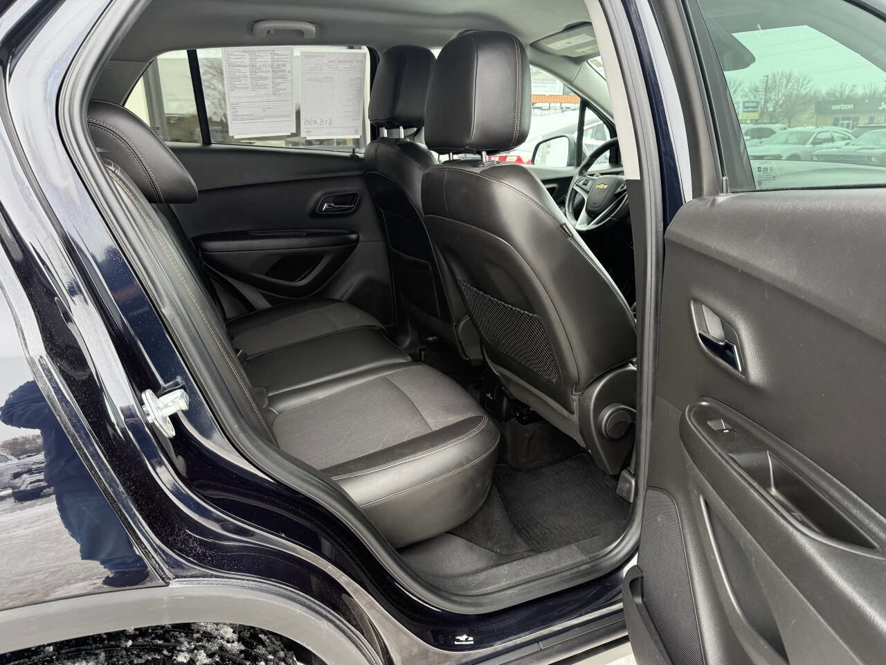 Used 2021 Chevrolet Trax LT w/ LT Convenience Package image 12