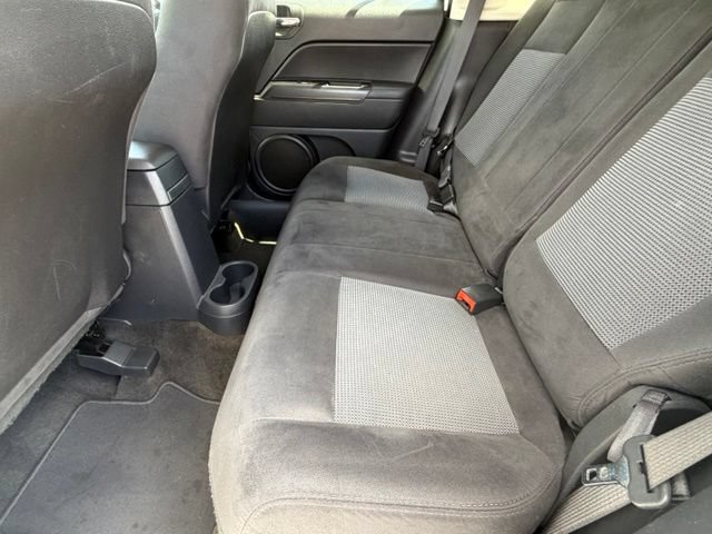 Used 2016 Jeep Patriot Latitude FWD image 15