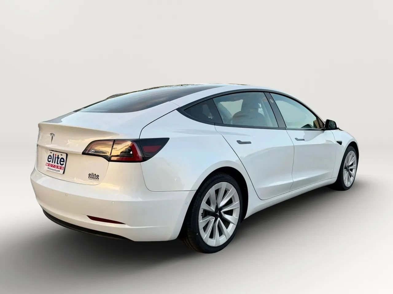 Used 2022 Tesla Model 3 Standard Range image 7