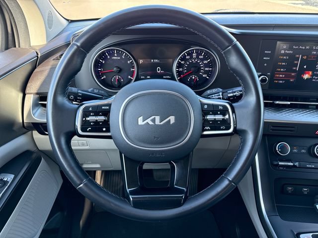 Used 2022 Kia Carnival LX FWD image 22