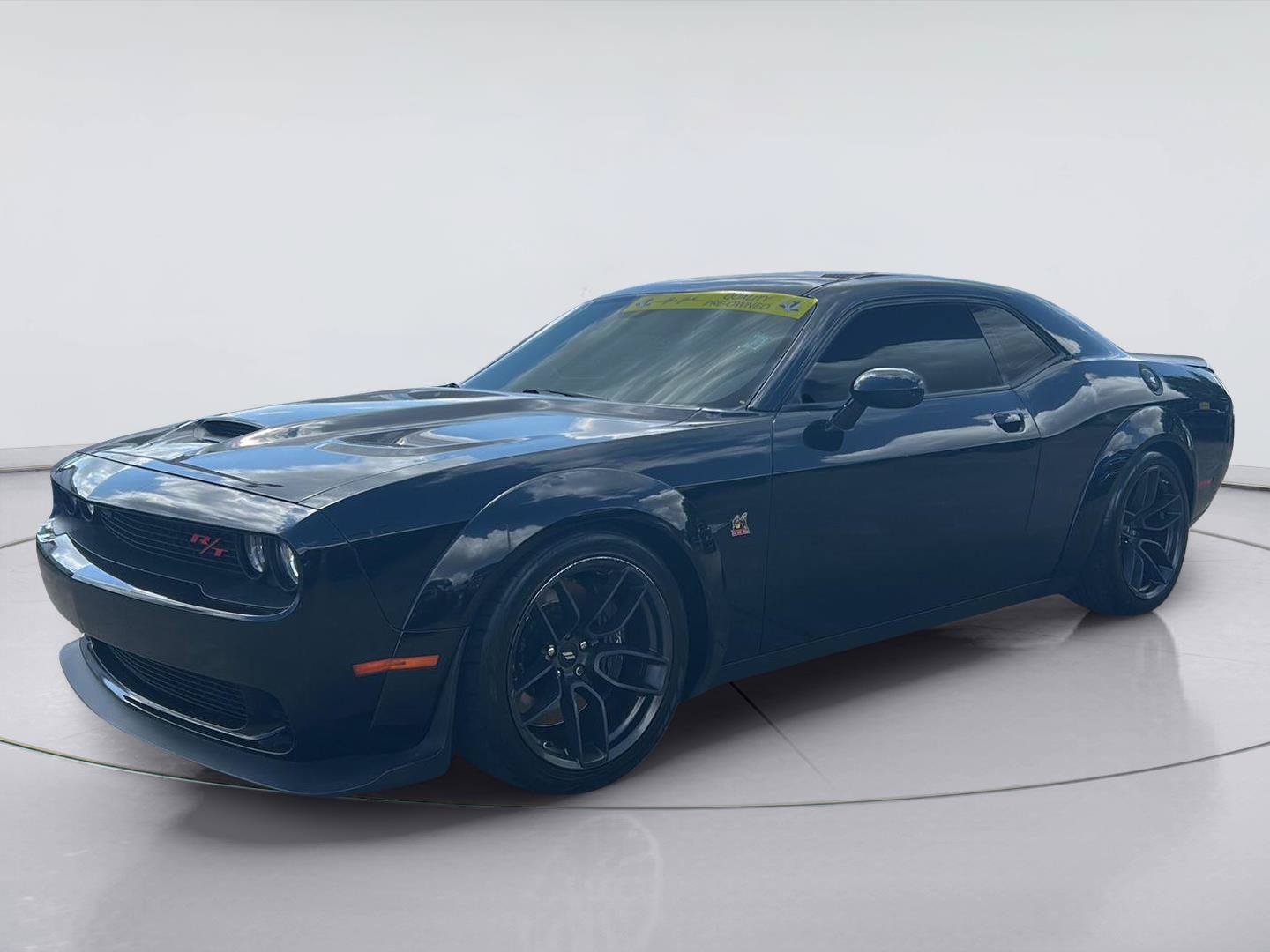 Used 2022 Dodge Challenger R/T Scat Pack RWD image 1