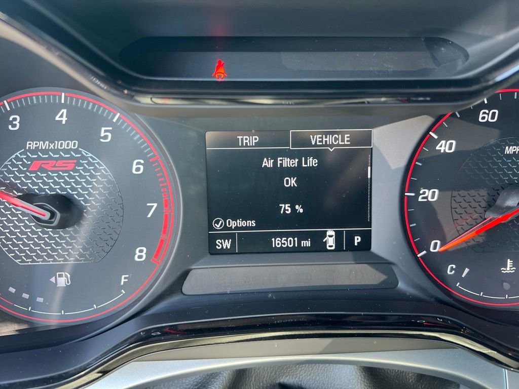 Used 2025 Chevrolet Trax RS w/ Sunroof Package FWD image 16