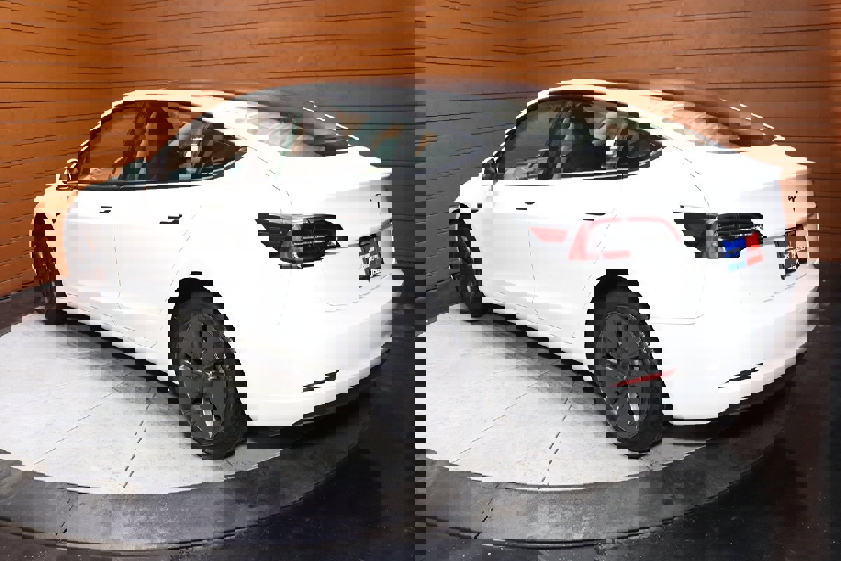 Used 2023 Tesla Model 3 Standard Range image 10