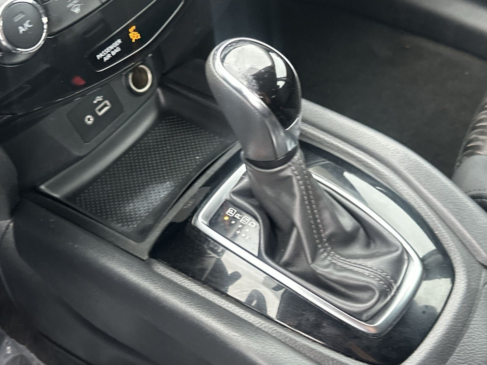 Used 2018 Nissan Rogue S AWD/4WD image 45