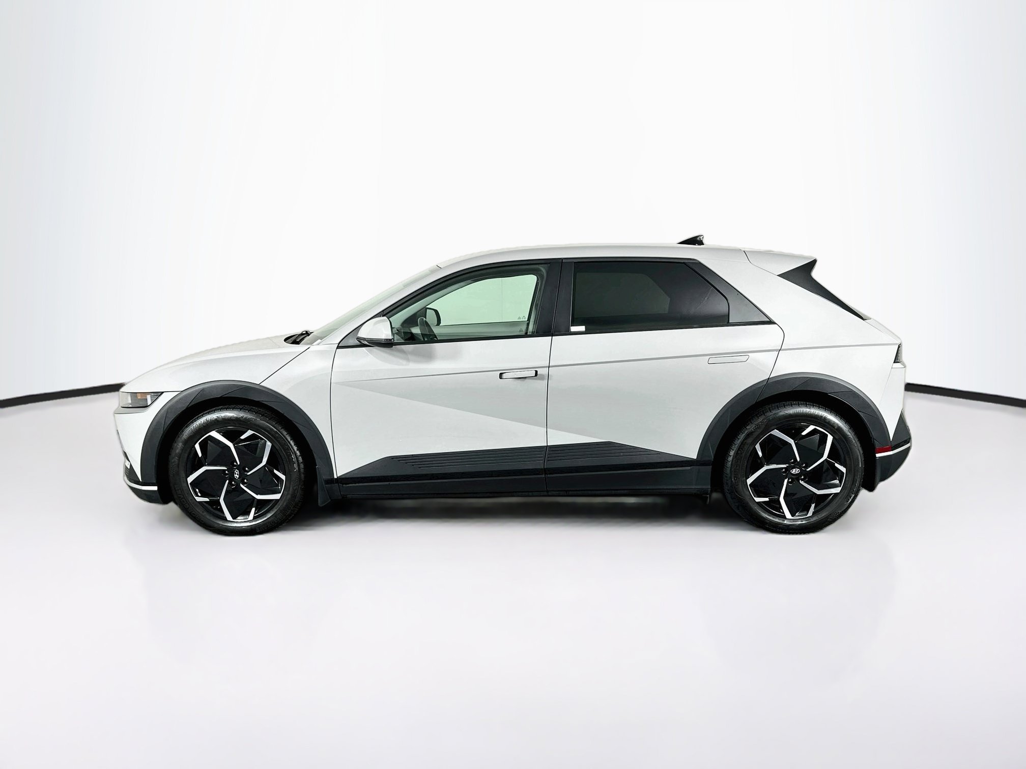 Used 2023 Hyundai Ioniq 5 SE RWD image 4