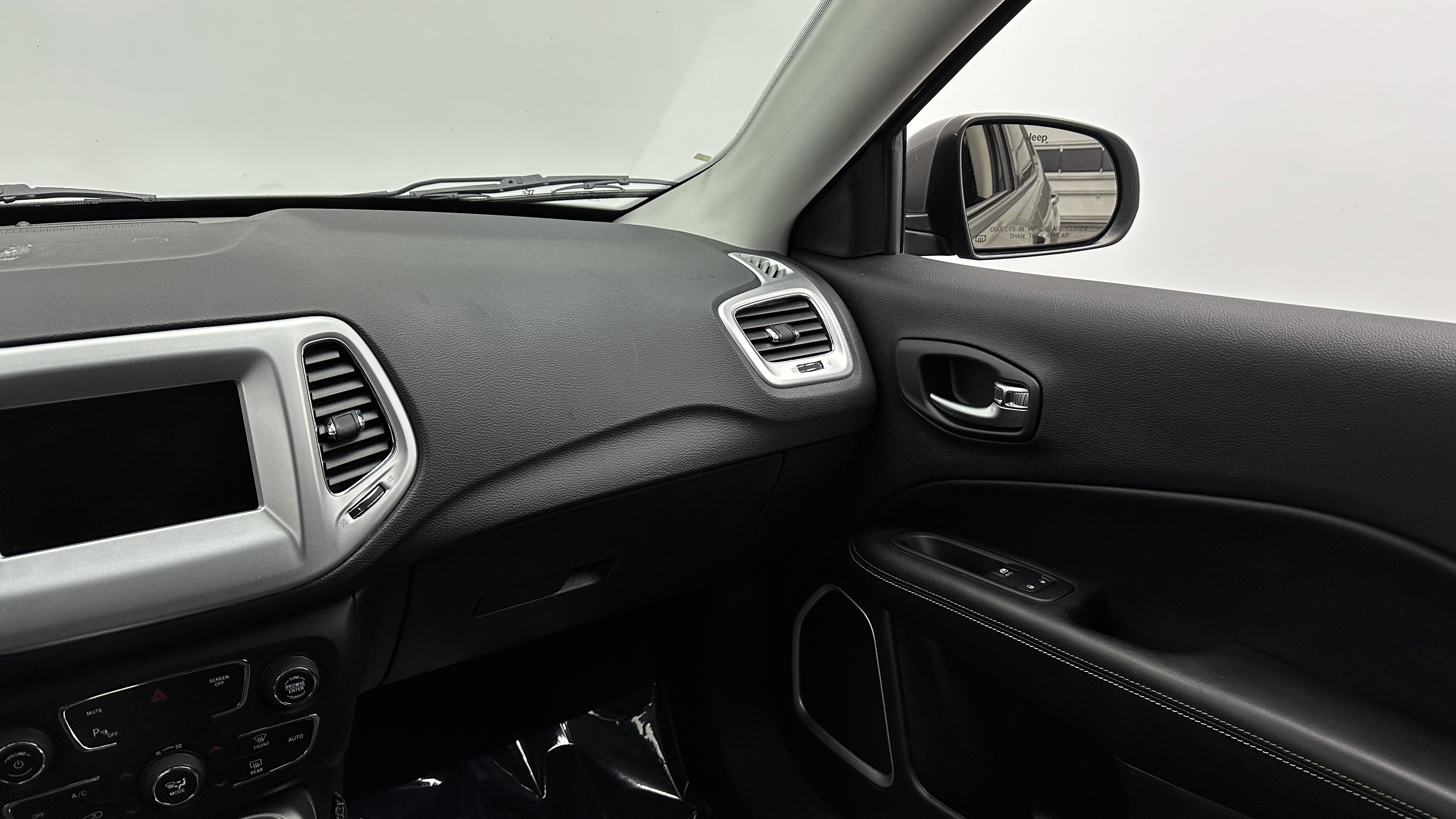 Used 2019 Jeep Compass Sport image 28