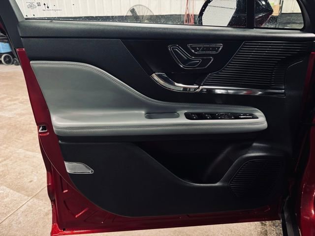 Used 2021 Lincoln Corsair AWD w/ Equipment Group 101A image 12