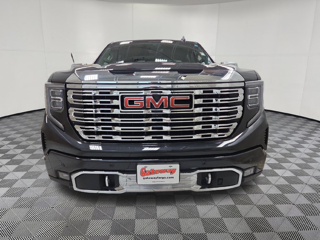 Used 2023 GMC Sierra 1500 Denali w/ Technology Package AWD/4WD image 5