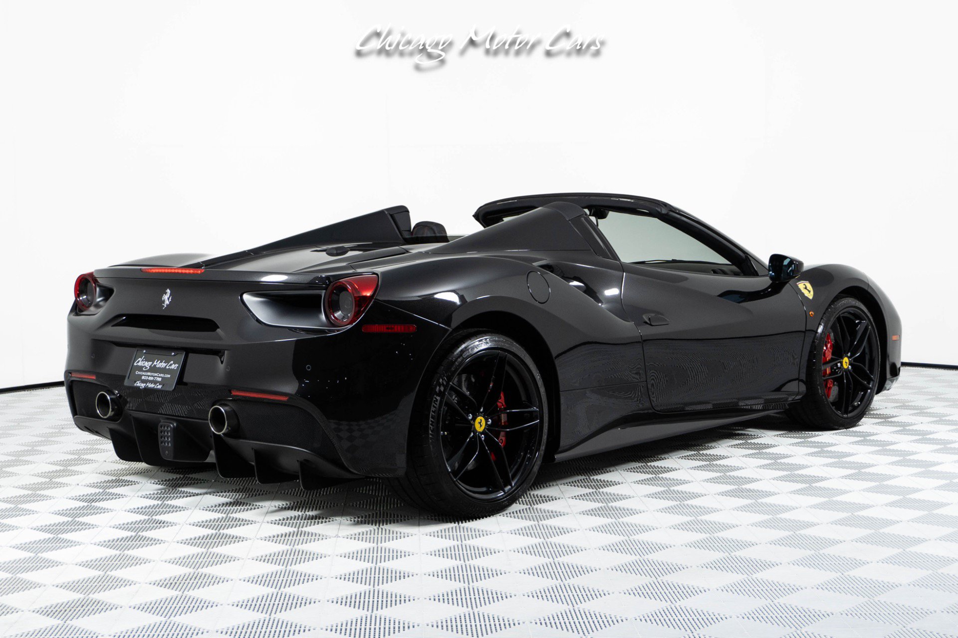 Used 2018 Ferrari 488 Spider RWD image 8