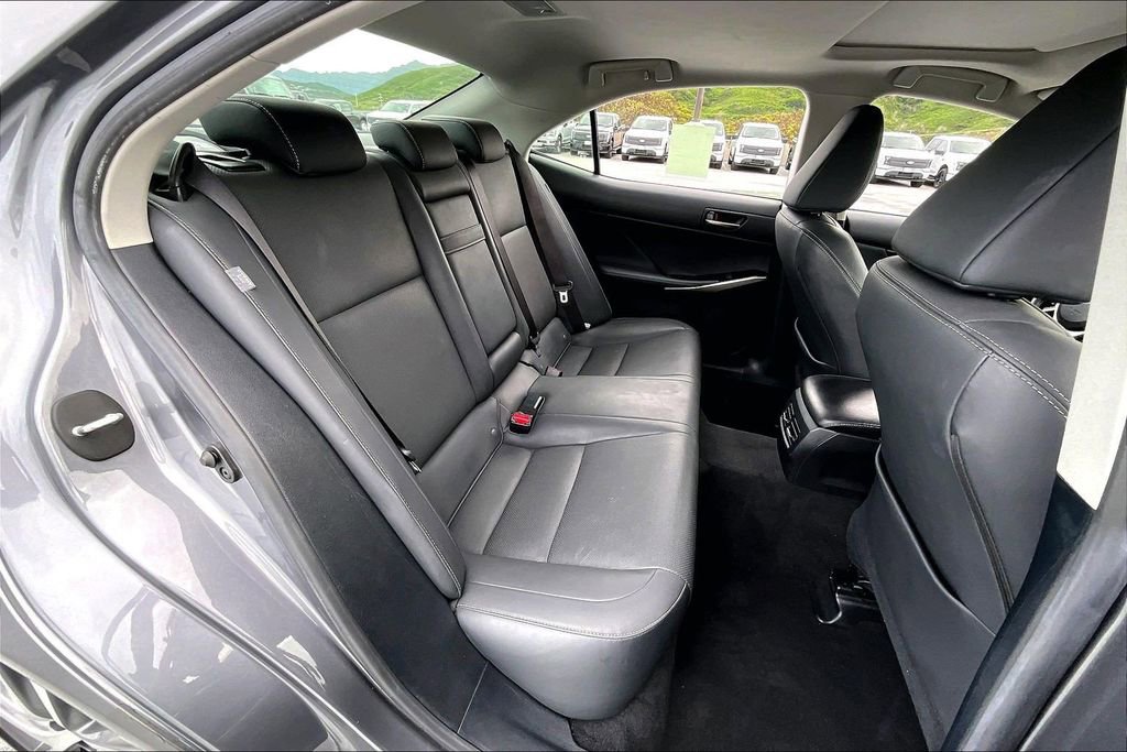 Used 2019 Lexus IS 300 image 29