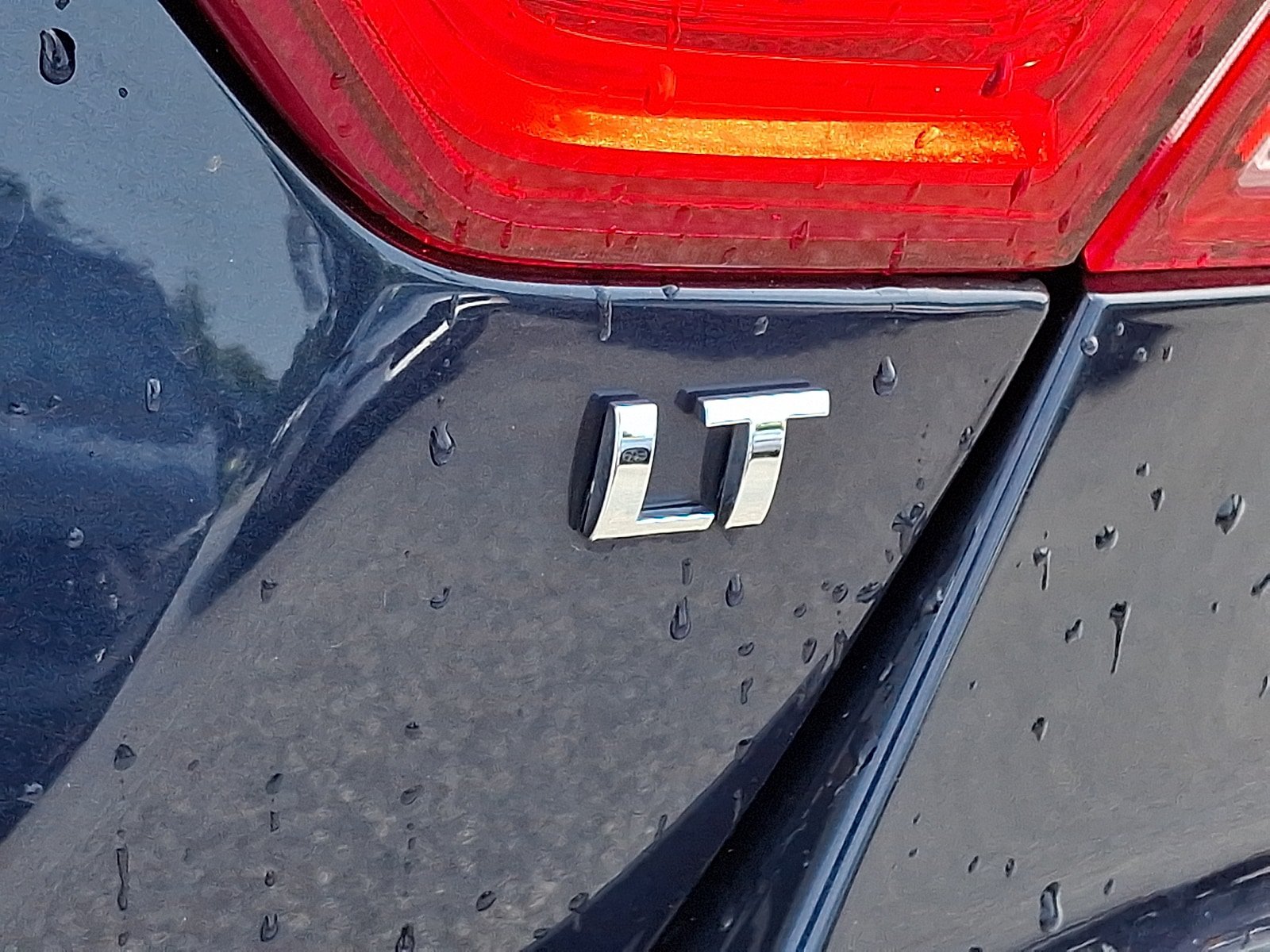 Used 2018 Chevrolet Impala LT FWD image 30