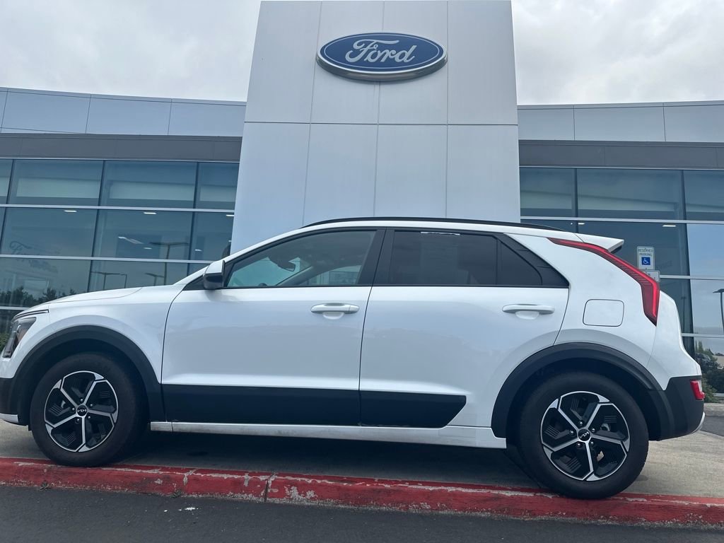 Used 2024 Kia Niro LX