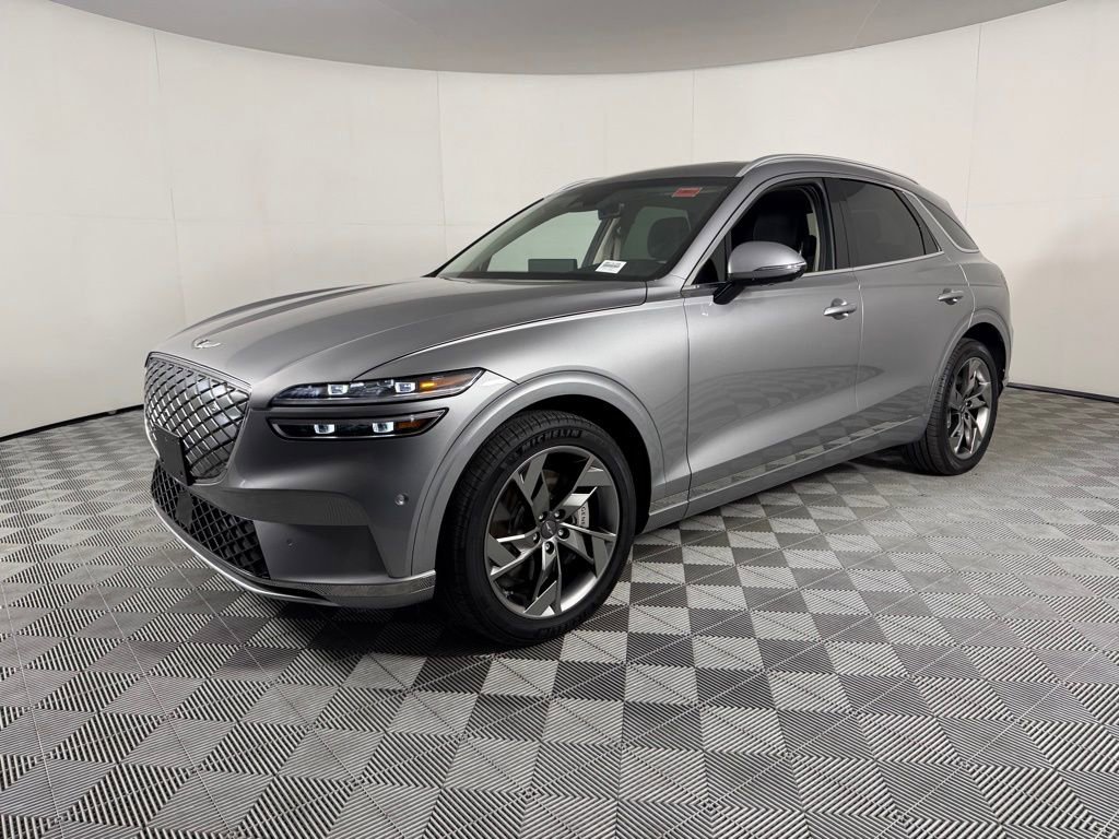 Used 2025 Genesis Electrified GV70 Advanced image 3