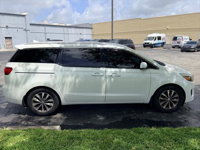 Used 2017 Kia Sedona SX FWD image 6