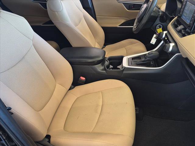 Used 2019 Toyota RAV4 LE FWD image 17