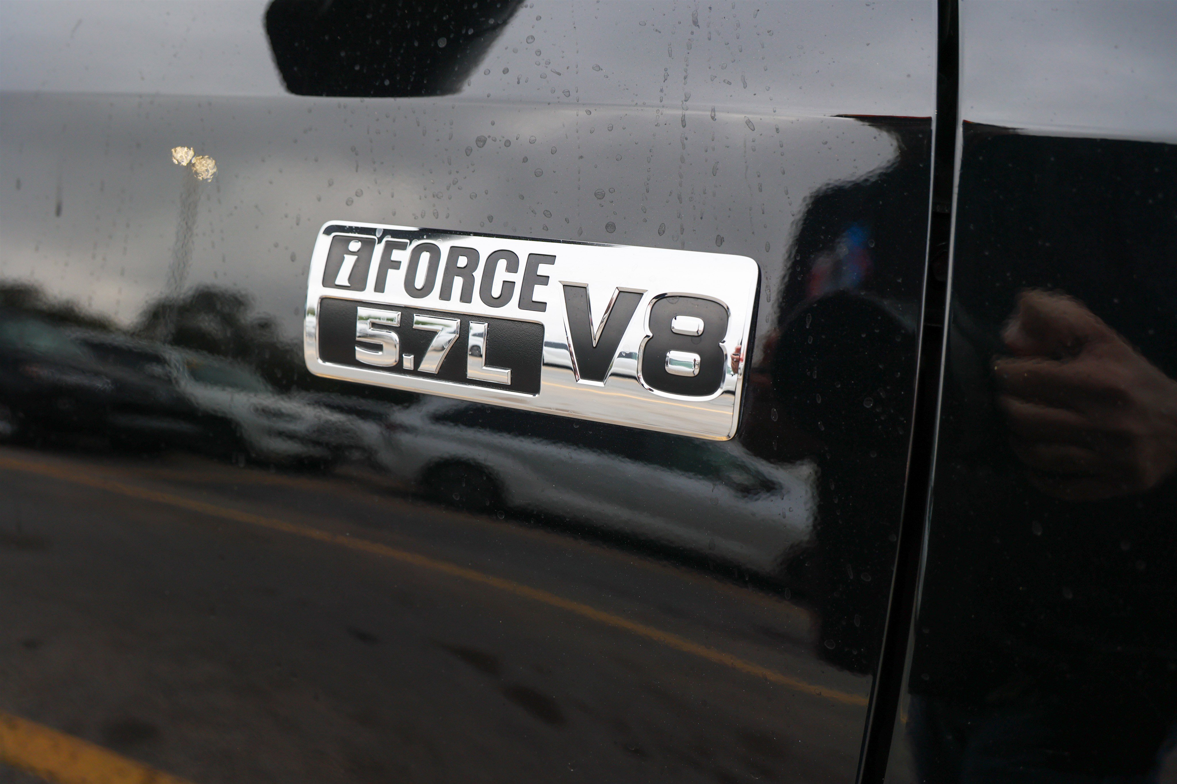 Used 2017 Toyota Tundra Limited image 12