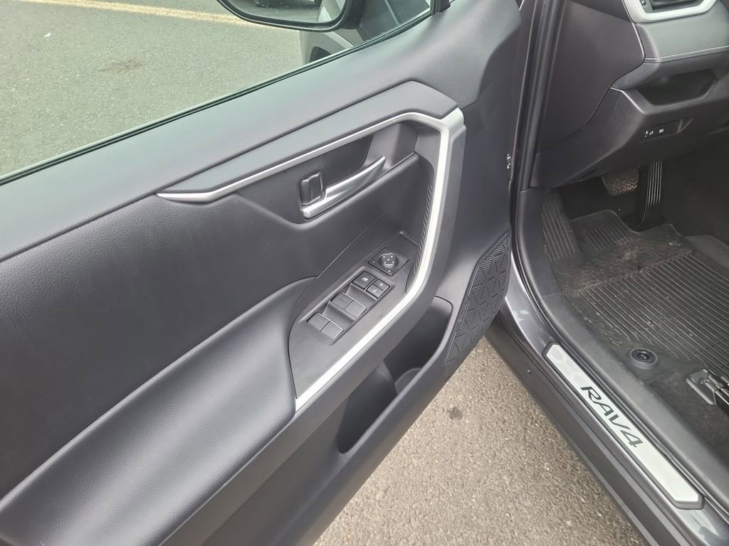 Used 2024 Toyota RAV4 XLE image 12