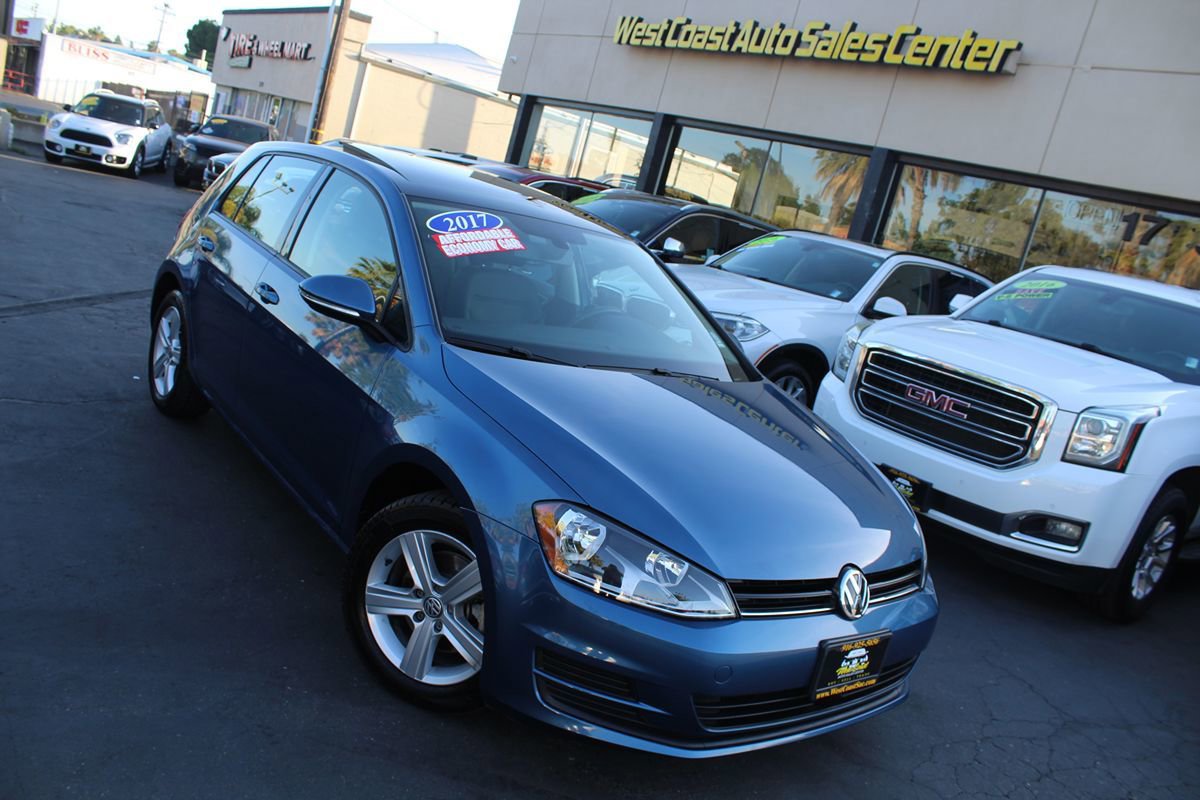 Used 2017 Volkswagen Golf Wolfsburg Edition FWD image 34
