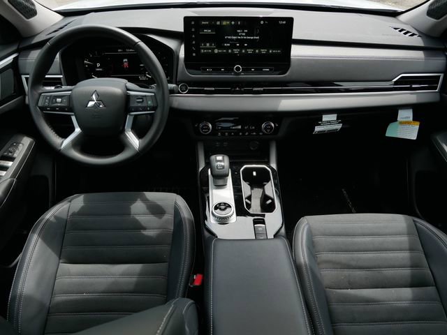 Used 2025 Mitsubishi Outlander SE AWD/4WD image 13