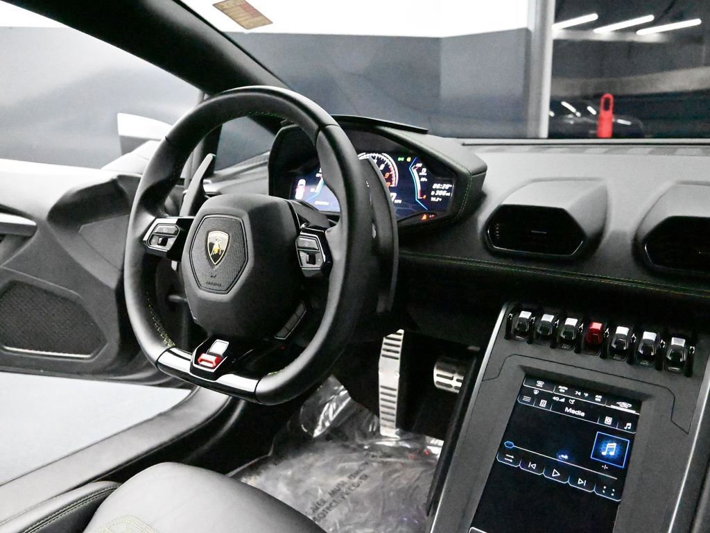 Used 2023 Lamborghini Huracan EVO image 47