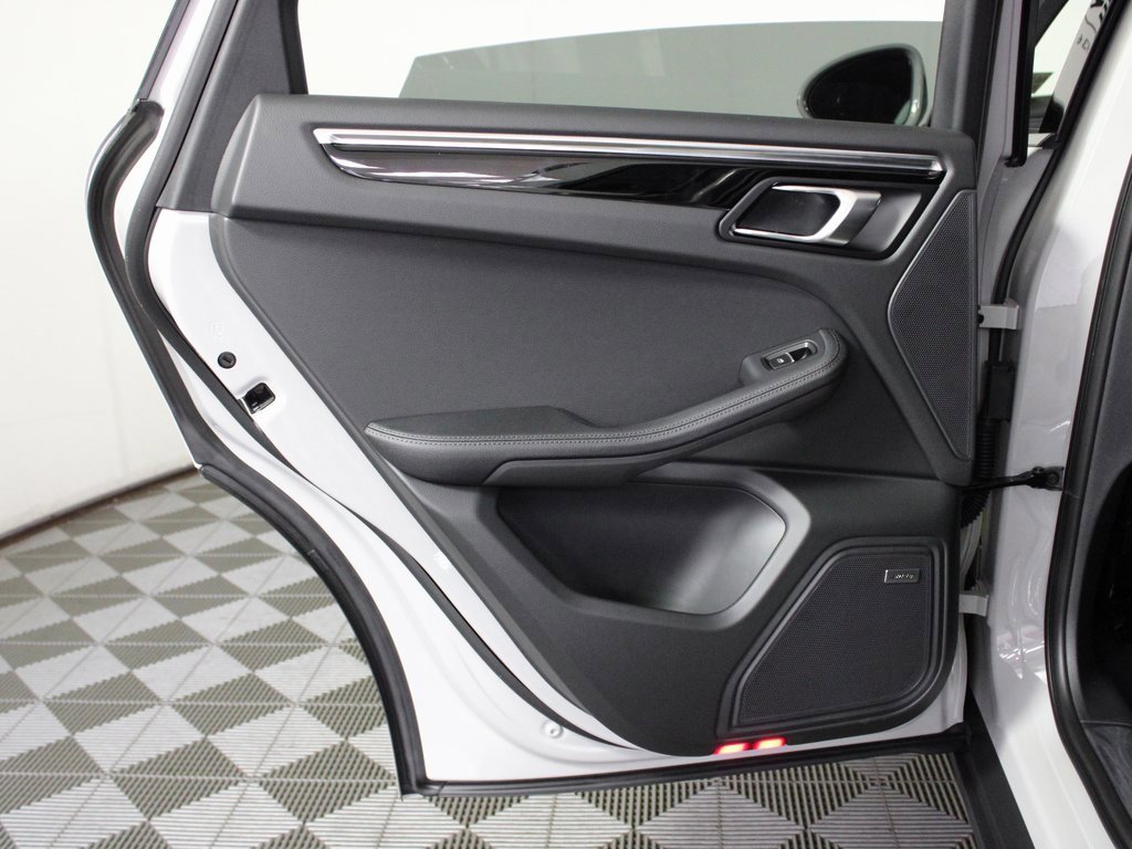 New 2026 Porsche Macan image 33
