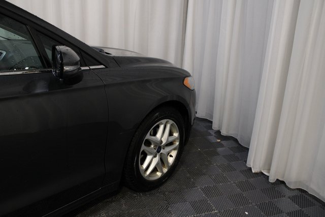 Used 2016 Ford Fusion SE image 23