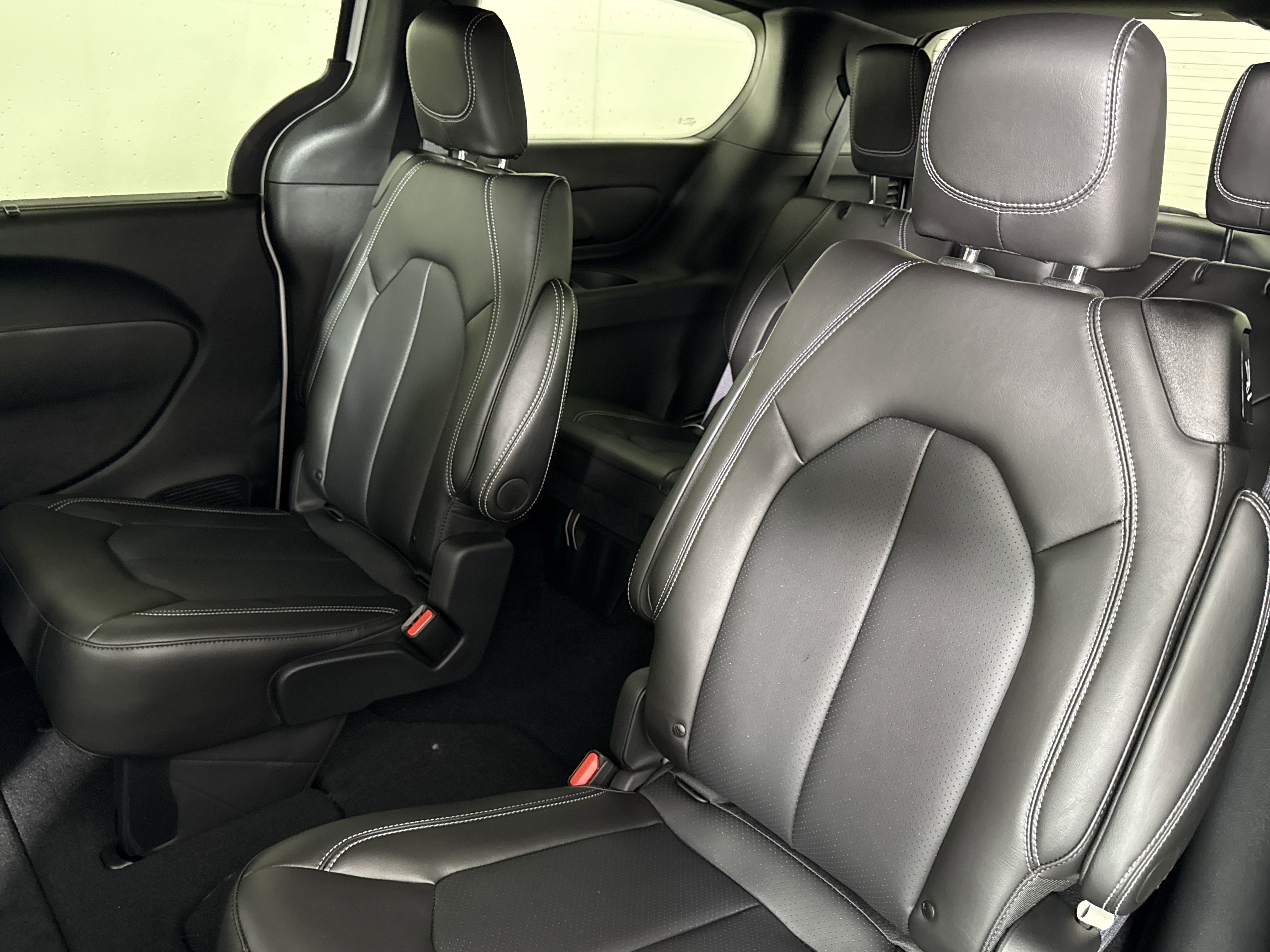 New 2026 Chrysler Voyager LX image 13