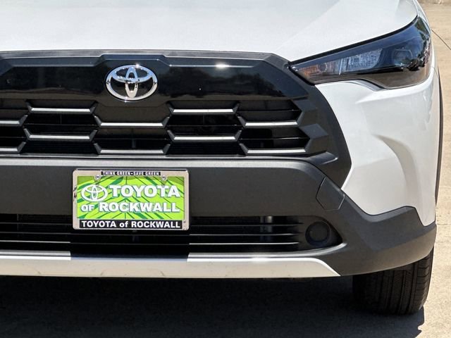 Used 2026 Toyota Corolla Cross LE FWD image 8