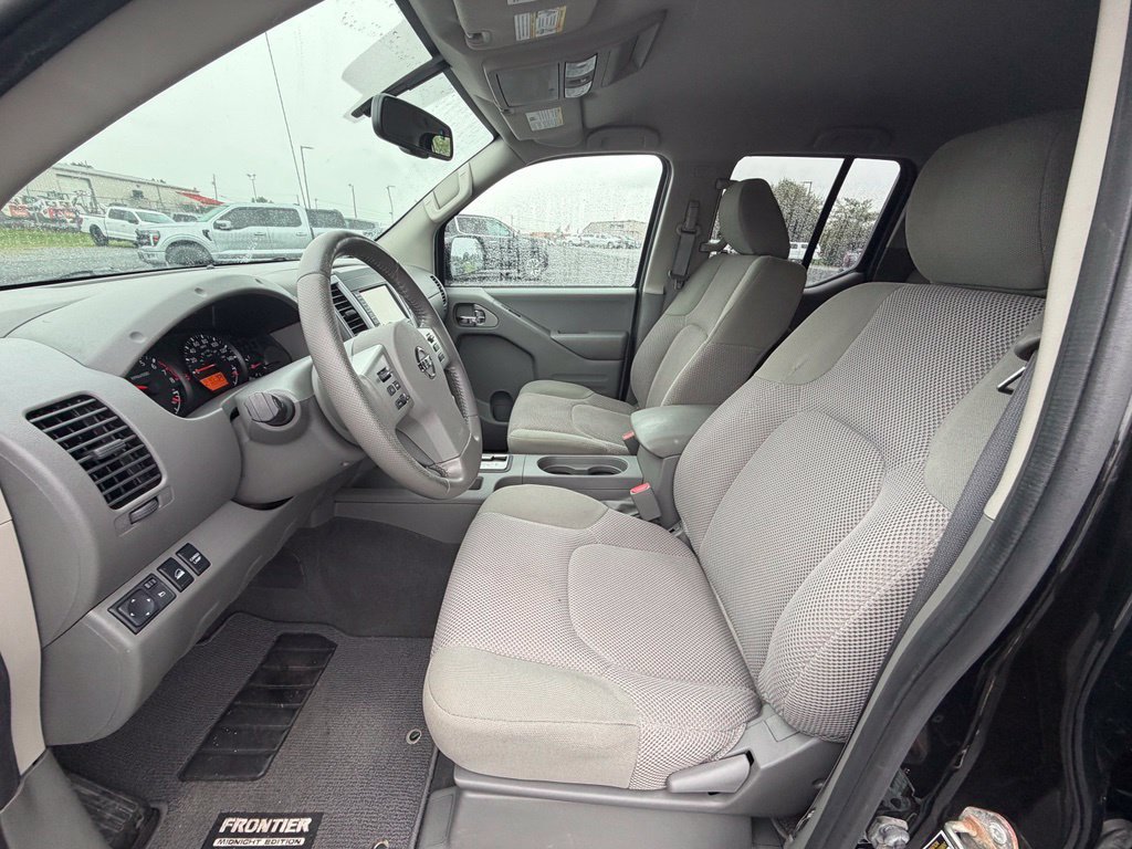 Used 2019 Nissan Frontier SV w/ Value Truck Package AWD/4WD image 2