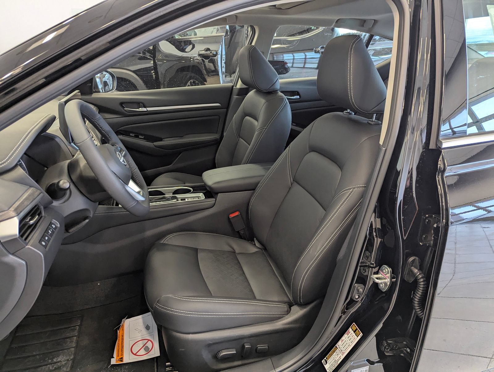 New 2025 Nissan Altima 2.5 SL FWD image 9
