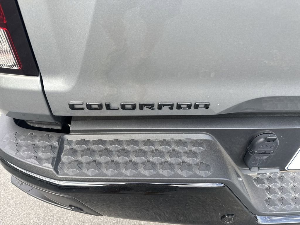 Used 2025 Chevrolet Colorado Trail Boss AWD/4WD image 7