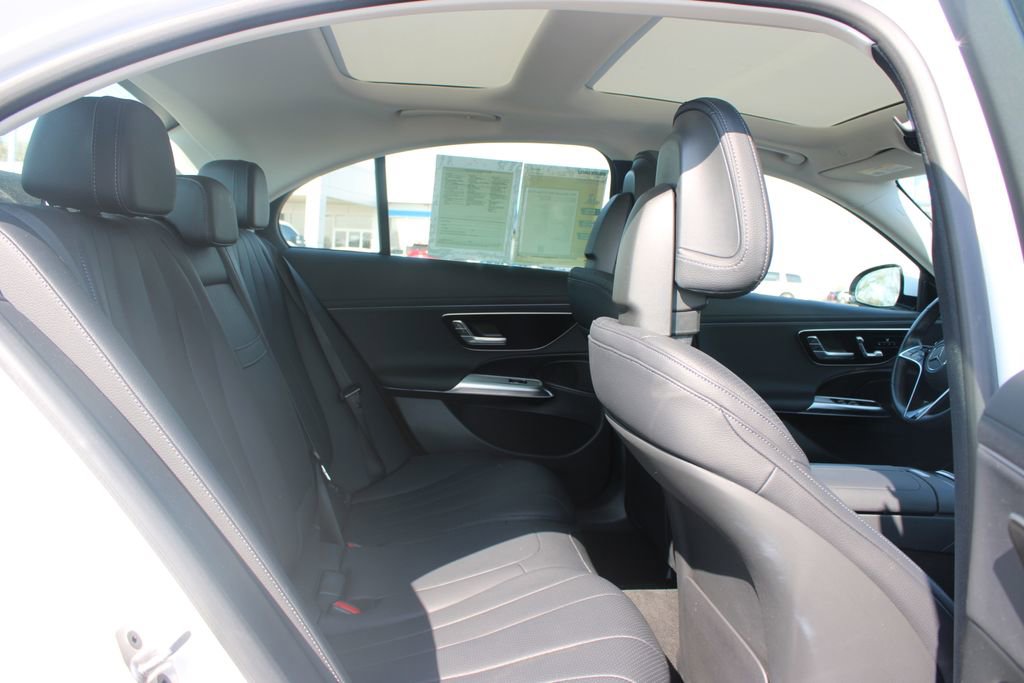 Used 2025 Mercedes-Benz E 350 Sedan image 31