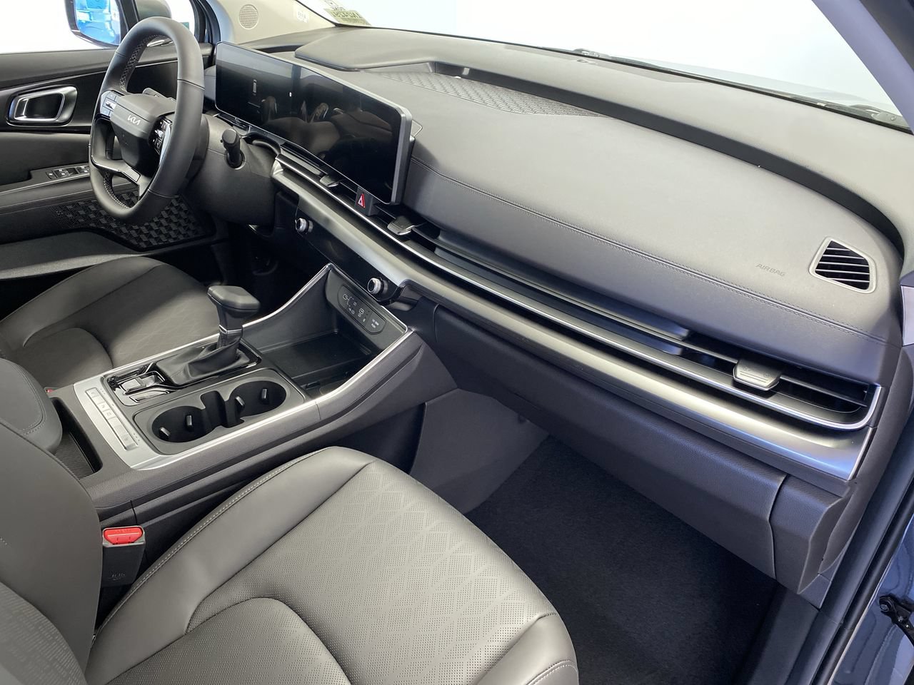 New 2027 Kia Carnival EX w/ Dark Edition Package FWD image 30