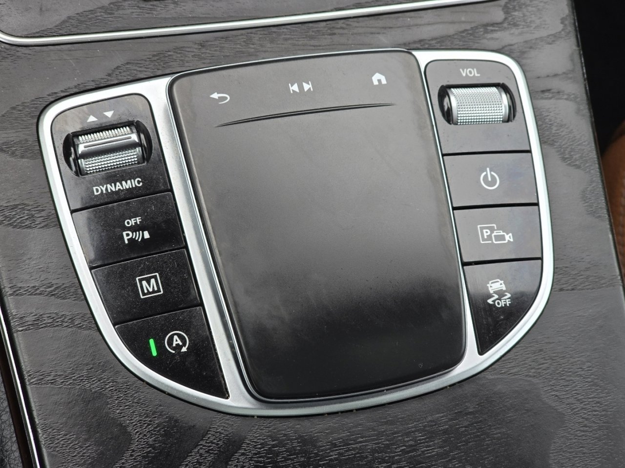 Used 2022 Mercedes-Benz GLC 300 4MATIC SUV image 9