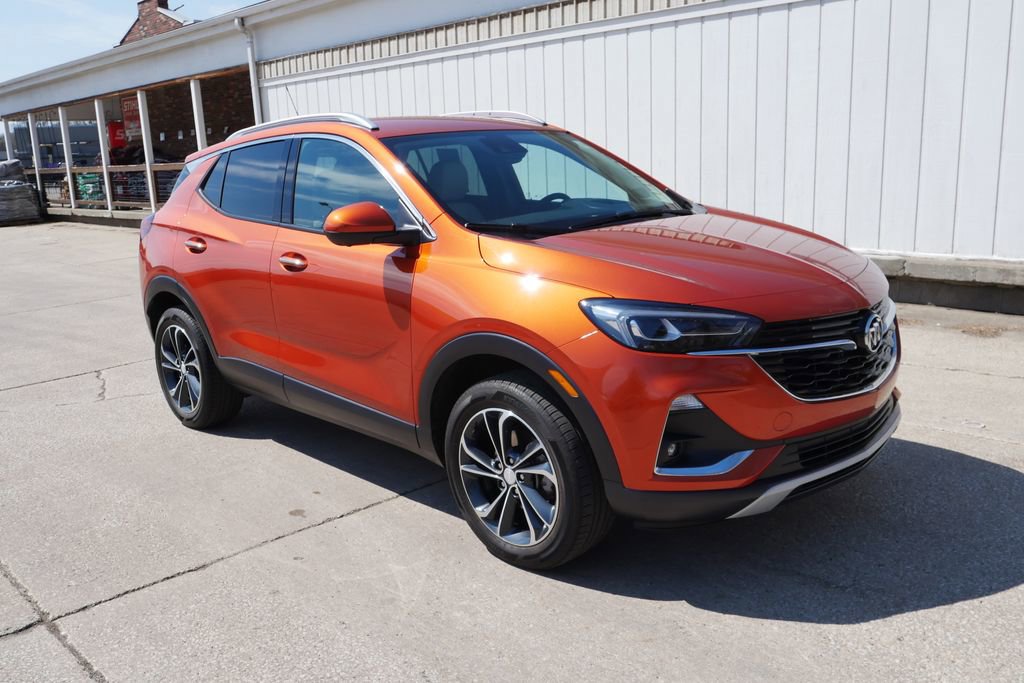 Used 2023 Buick Encore GX Essence w/ Advanced Technology Package image 2