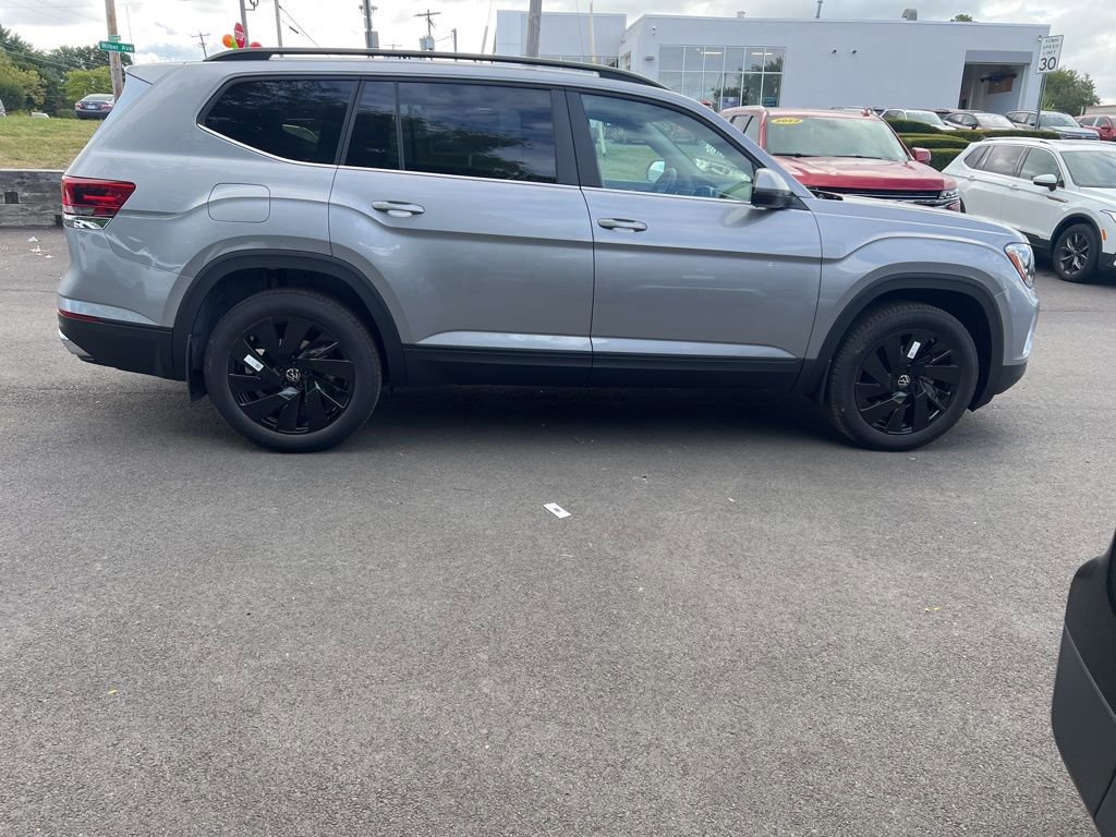New 2026 Volkswagen Atlas SE image 4