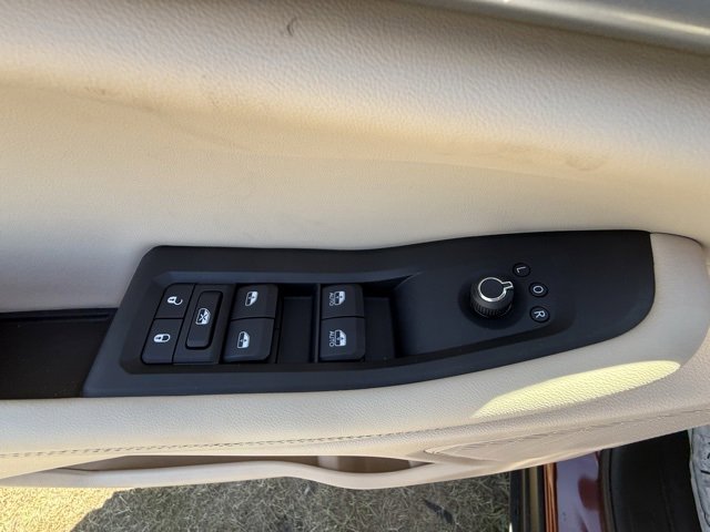 New 2025 Jeep Grand Cherokee Limited w/ Black Appearance Package image 22