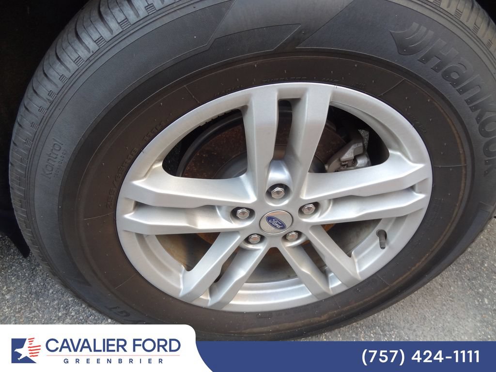 Used 2024 Ford Explorer XLT RWD image 13