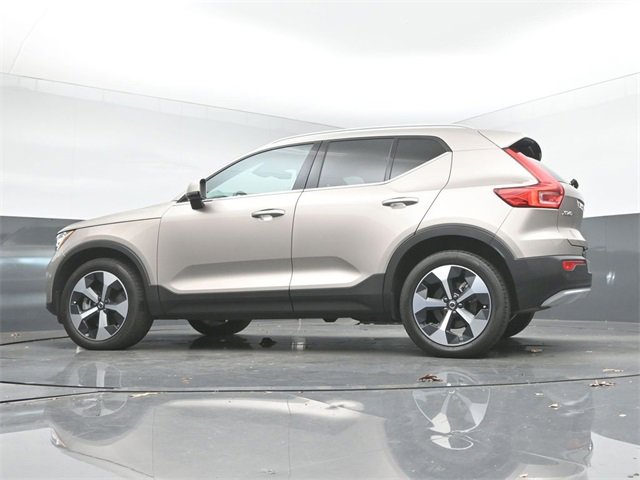 Used 2024 Volvo XC40 B5 Plus w/ Protection Package Premier image 13