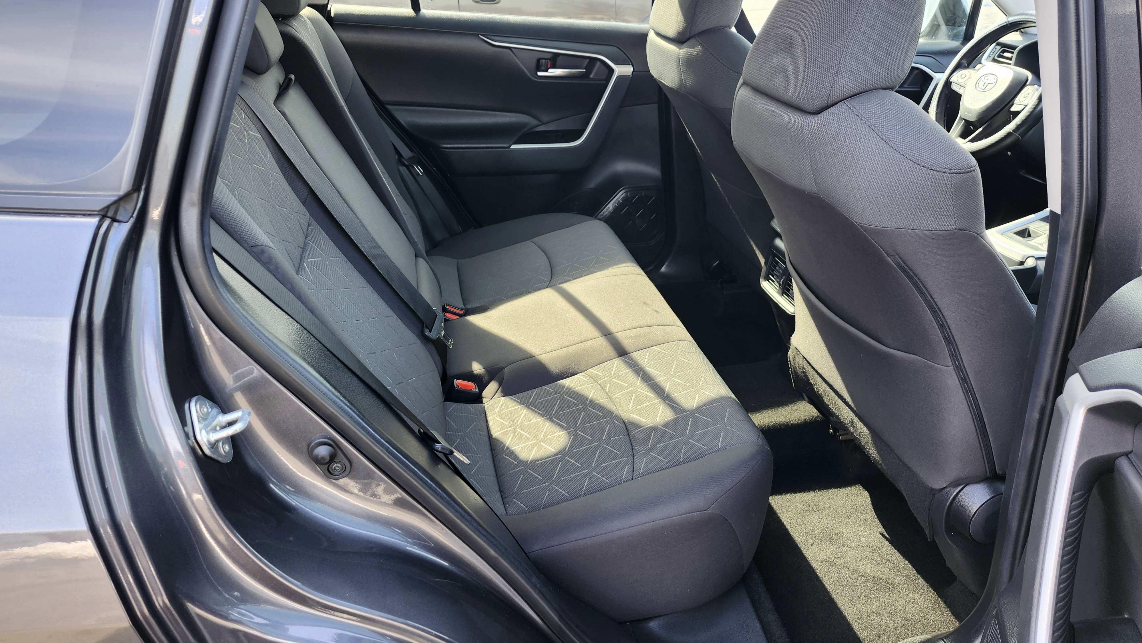 Used 2021 Toyota RAV4 XLE w/ Carpet Mat Package (TMS) image 17