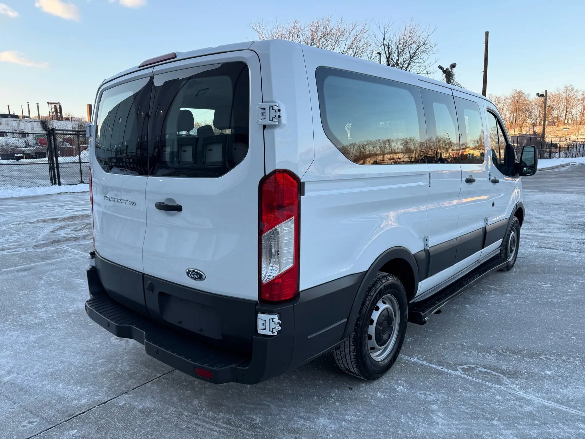 Used 2015 Ford Transit 150 XL image 10
