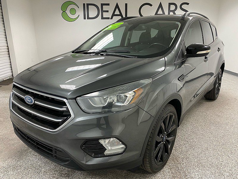 Used 2017 Ford Escape Titanium image 1