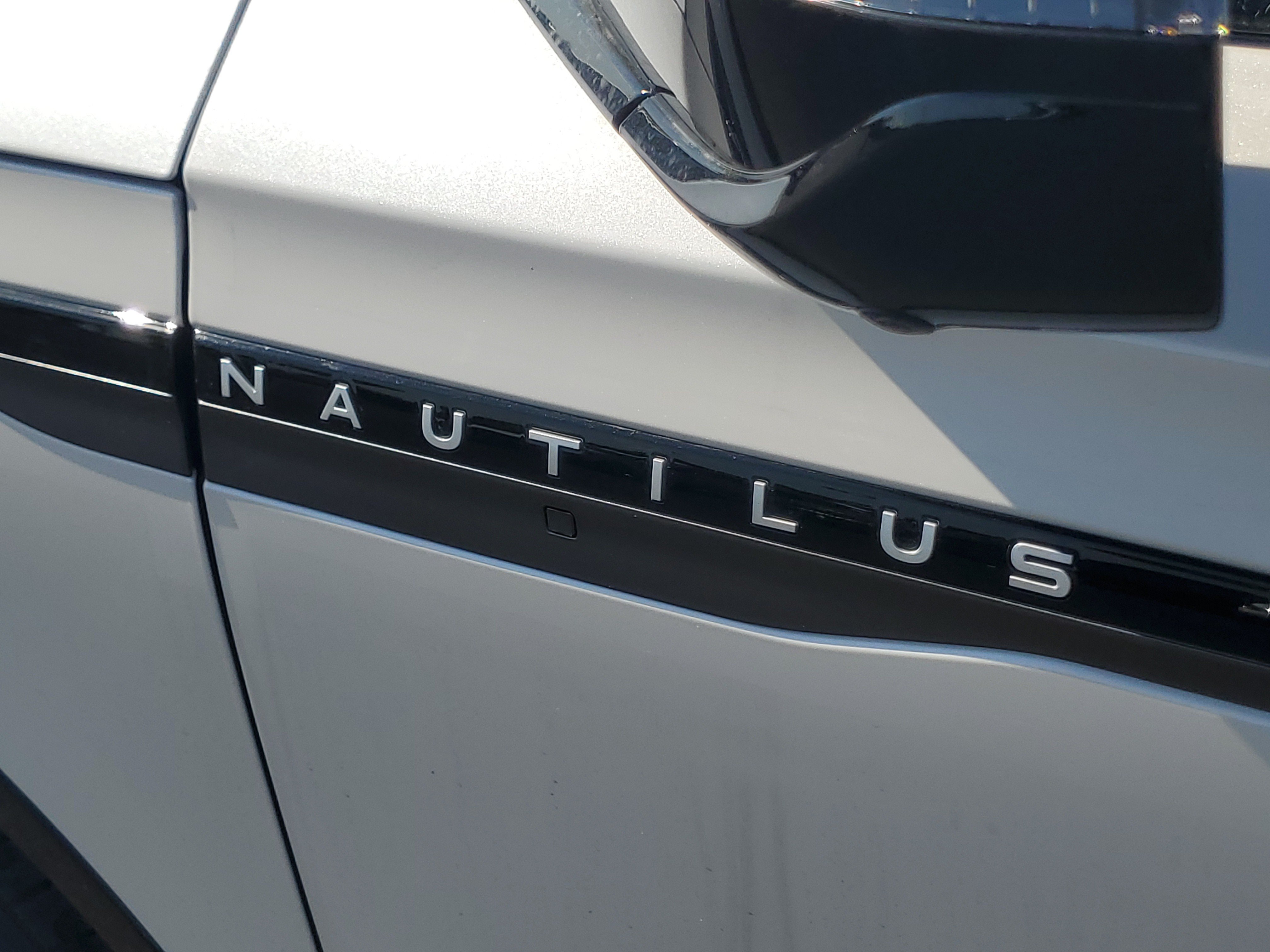 New 2026 Lincoln Nautilus Reserve w/ Jet Appearance Package AWD/4WD image 7