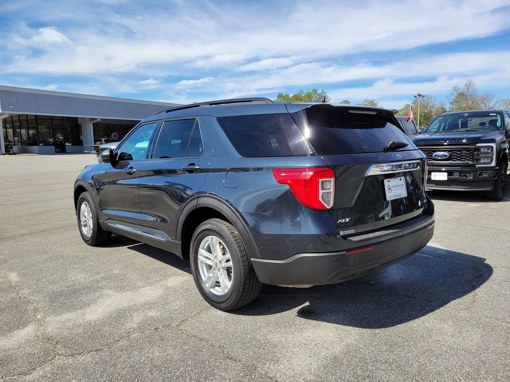 Certified 2022 Ford Explorer XLT image 4