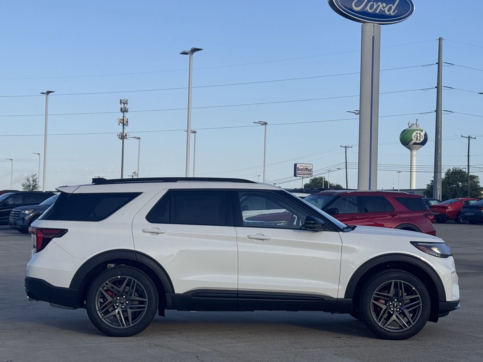 New 2026 Ford Explorer ST image 4
