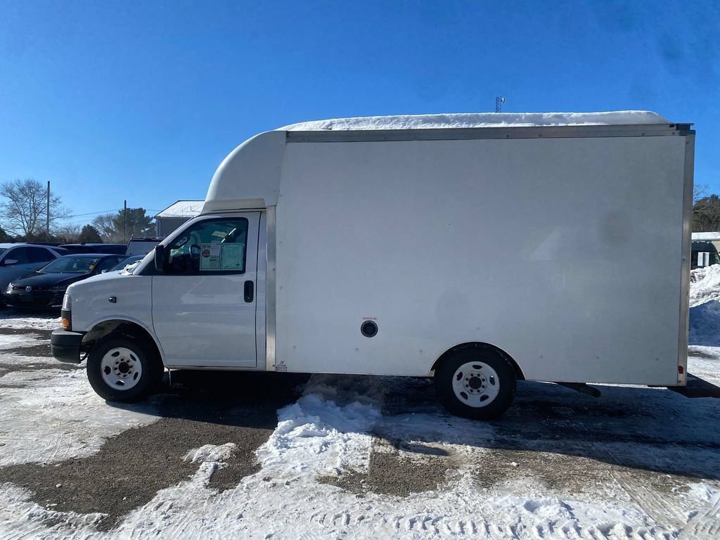 Used 2019 GMC Savana 3500 w/ Power Convenience Package RWD image 9