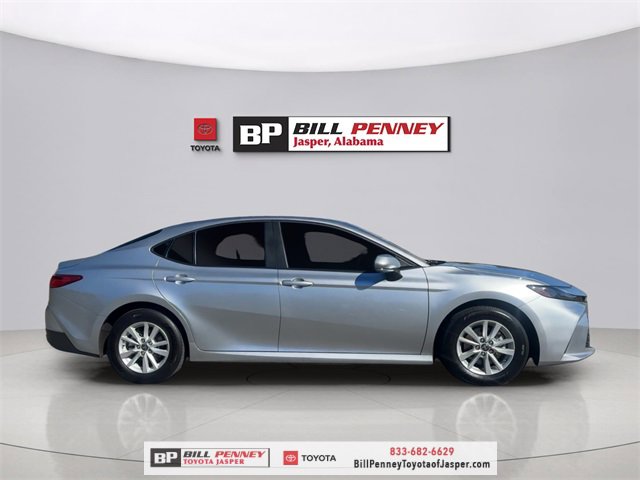 Used 2025 Toyota Camry LE image 6